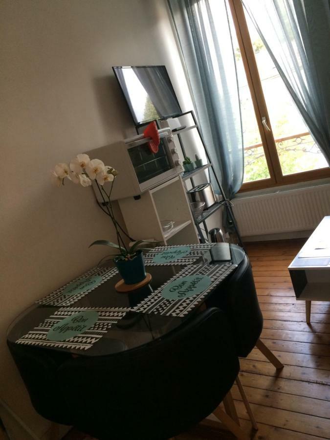F2 Cosy Avec Cour Apartment Milly-la-Foret Exterior photo